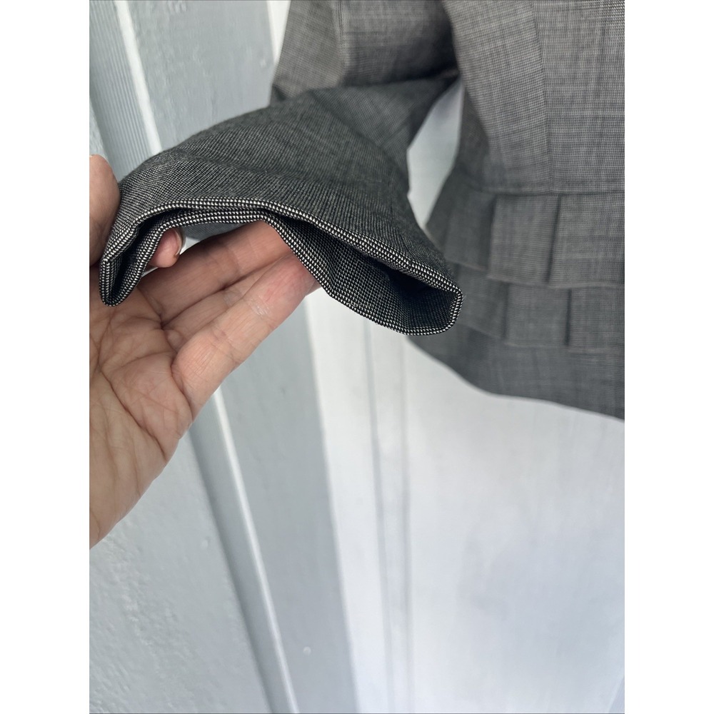 Tahari Arthur S. Levine Women's Petite Blazer Jacket Grey Size 4 Petite EUC - Picture 6 of 8
